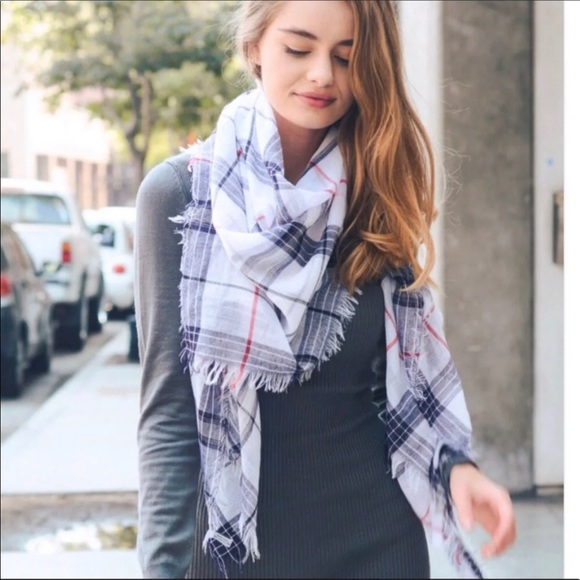 Accessories - Lightweight blanket scarf